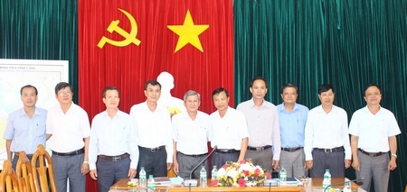 Các thành viên Khối thi đua I ký kết giao ước thi đua