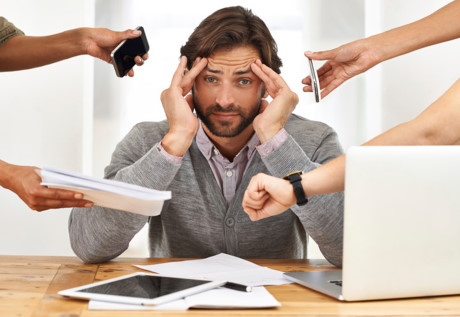 Stress: Căng thẳng không chỉ tác động tới cảm xúc, thể chất mà còn ảnh hưởng đến khả năng sinh sản. Cho dù là nam giới lo lắng về công việc hay về lượng tinh trùng thấp, thì stress nghiêm trọng hoặc kéo dài sẽ ảnh hưởng đến việc sản xuất testosterone.