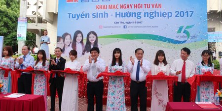 Khai mạc ngày hội tư vấn tuyển sinh tại Cần Thơ.