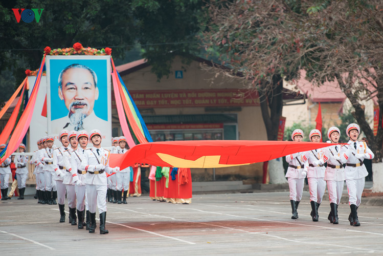 Một vài hình ảnh tại buổi diễn tập: Dẫn đầu đoàn là khối Quốc kỳ.