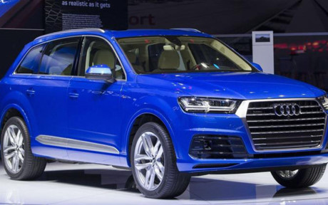 Audi Q7 2017. Điểm nổi bật ở Audi Q7 thế hệ mới không chỉ là kiểu dáng, nội thất bắt mắt, rộng rãi, các tính năng công nghệ hiện đại, mà còn cả mức tiêu thụ tiết kiệm