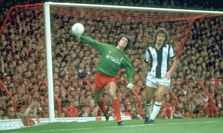 3. Ray Clemence | 1104 trận cho Scunthorpe United, Liverpool, Tottenham và ĐT Anh