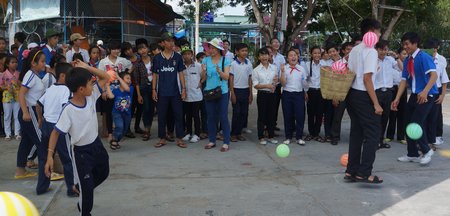 Các chuyên gia khuyến cáo, ba mẹ cần dạy cả con trai lẫn con gái cách tự bảo vệ cơ thể và phòng chống bị XHTD.Ảnh minh họa