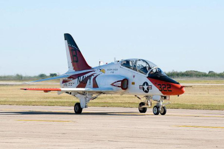 T-45 Goshawk có khả năng mang vũ khí đầy đủ của Hawk Mk.60. Nó được phát triển cho Hải quân Mỹ để sử dụng trong huấn luyện.