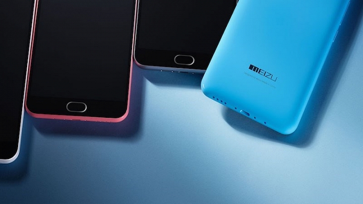 Smartphone Meizu cũng được trang bị hai màn hình sang trọng. Một màn hình chính ở phía trước và một màn hình nhỏ hơn ở phía sau. Cả hai màn hình phía trước và phía này có thể tương tác với nhau. 