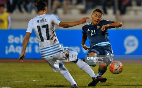 Marcelo Torres (bên phải) là tiền đạo đáng sợ nhất của U20 Argentina. (Ảnh: Getty)