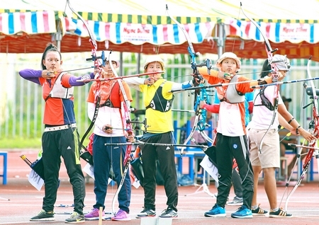 Cung thủ Vĩnh Long- Đoàn Ngọc Trang (bìa trái).