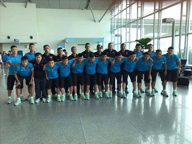 ĐT U20 futsal Việt Nam dưới sự dẫn dắt của HLV trưởng Hector Souto đã lên đường sang Thái Lan tham dự Giai vô địch U20 futsal châu Á 2017