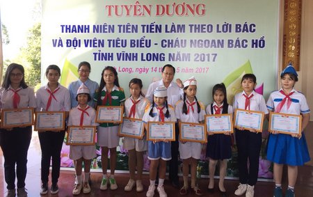 Thí sinh cần tập trung ôn đều các môn theo tài liệu chính thống.