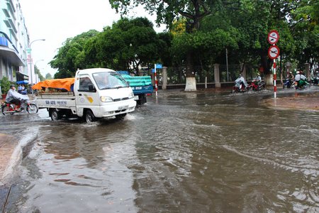 TP Vĩnh Long bao giờ mới hết điệp khúc: Mưa là ngập?