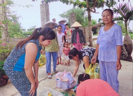 Mô hình “biến rác thành tiền” của Hội LHPN xã Long Mỹ (Mang Thít) góp phần bảo vệ môi trường hiệu quả. 