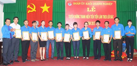 Các thanh niên tiên tiến làm theo lời Bác được tuyên dương