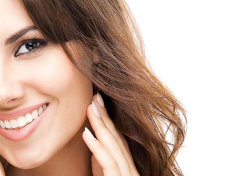 Da khỏe hơn: Ngủ kém cũng có liên quan đến tình trạng da mãn tính. Người ta thấy rằng những người ngủ tám giờ mỗi ngày hồi phục tốt hơn sau khi tiếp xúc với tia cực tím. Họ cũng ít có các dấu hiệu lão hóa. Đây là một trong những lợi ích hàng đầu của việc ngủ trong 8 giờ.