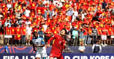 U20 Việt Nam luôn tự hào khi có những CĐV nhiệt thành đi theo mình