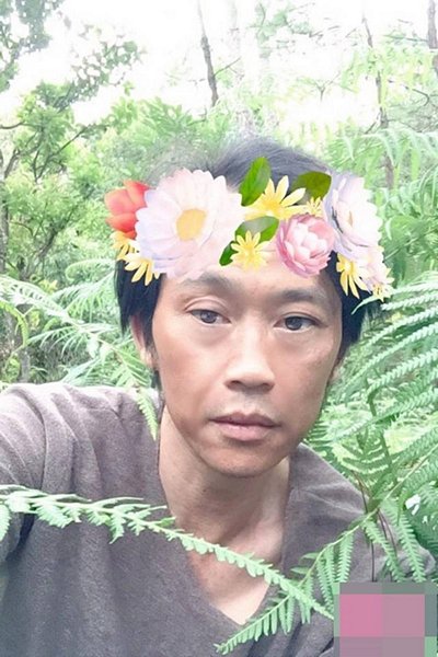 Hay theo trào lưu đội vòng hoa lên đầu
