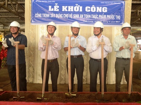 Lễ khởi công chợ VSATTP Phước Thọ vào sáng 3/6/2017 (ảnh tư liệu).