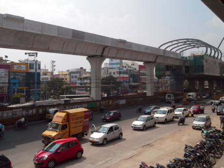 Đường ray tàu điện ngầm Hyderabad là hệ thống tàu điện nhẹ dài 74 km, được xây dựng để đưa công nghệ quản lý tàu dựa trên hệ thống liên lạc tới Ấn Độ. Theo kế hoạch, dự án sẽ được hoàn thiện vào năm 2017.