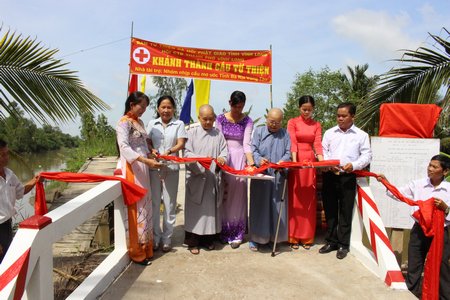 Khánh thành cầu Thầy Ban ở ấp Tân Cương, xã Tân Thành