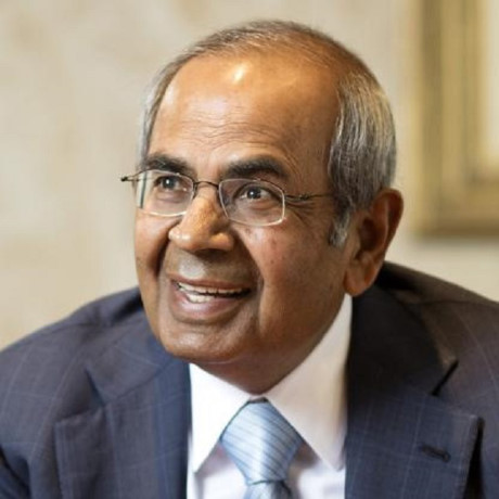 10. Gia đình Hinduja (Hinduja Group, Ấn Độ):    Gia đình Hinduja đang có trong tay khối tài sản trị giá khoảng 14,9 tỷ USD. Tập đoàn Hinduja Group đang được bốn anh em nhà Hinduja lãnh đạo, chuyên tập trung vào các lĩnh vực vận tải, tài chính và truyền hình cáp.