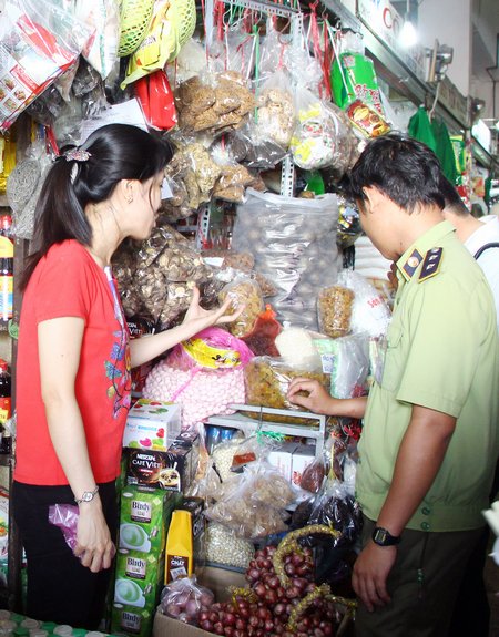 Thời gian tới, cần tăng cường công tác kiểm tra hàng hóa lưu thông trên thị trường.