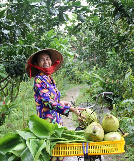 Bà Mỹ Hòa cho biết “món ăn của tui toàn rau vườn thôi”.