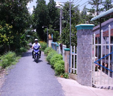  Đoạn đường liên xóm Hưng Hòa ngày nay kiên cố, khang trang chính nhờ “ý Đảng lòng dân”