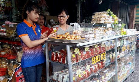 Bánh trung thu vào mùa sớm, giá cả có sự dao động nhẹ.
