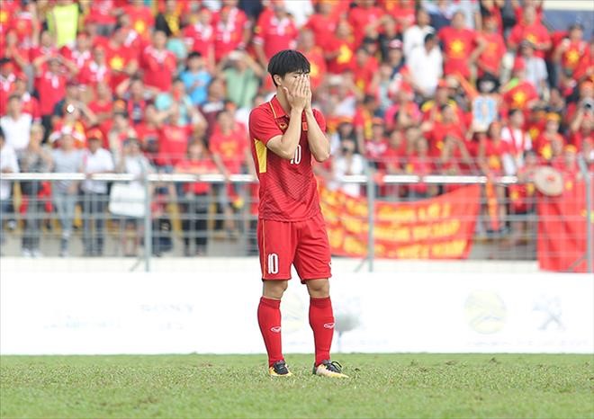 Công Phượng tiếc nuối khi đá hỏng penalty