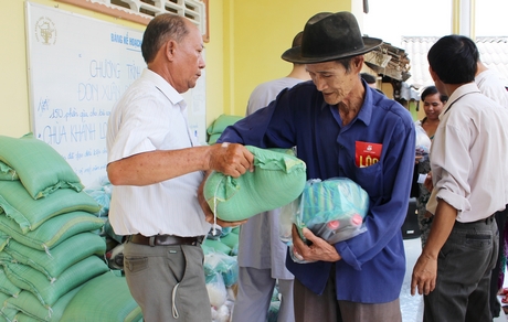 Thời gian qua, các hoạt động chăm lo cho dân luôn được địa phương quan tâm nhằm từng bước kéo giảm tỷ lệ hộ nghèo của xã xuống còn 2,65%.