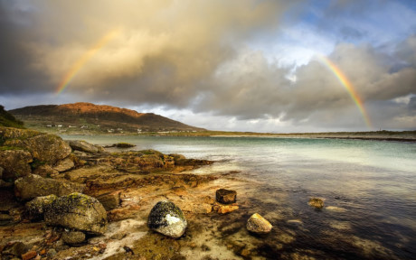 Ireland. Phong cảnh thiên nhiên bình yên tuyệt vời nơi đây là những địa chỉ mà du khách tìm đến.