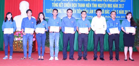  Tuyên dương thanh niên tiên tiến làm theo lời Bác   