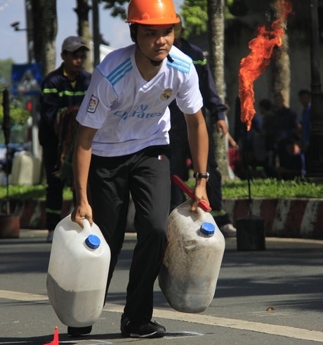 Di chuyển tài sản.