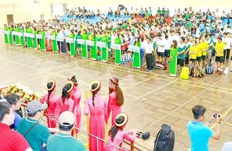 Quang cảnh lễ khai mạc Hội thao Vietcombank khu vực 8 tại Vĩnh Long.