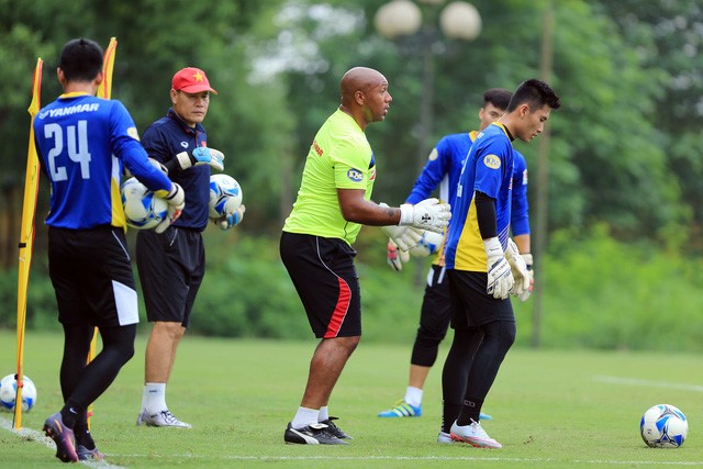Cựu thủ môn Jason Brown còn nhiều việc phải làm - Ảnh: Gia Hưng