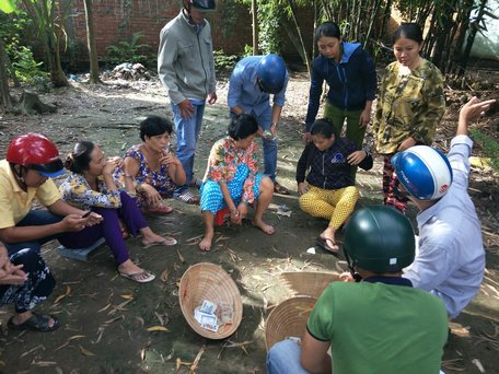 Lực lượng công an lập biên bản các  