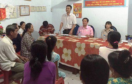 Cán bộ làm công tác tín dụng cần tư vấn người vay sử dụng vốn vay hiệu quả.