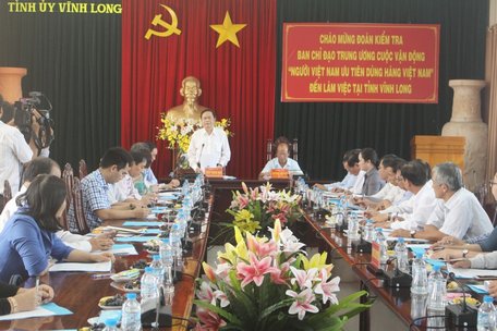 Đoàn kiểm tra làm việc tại tỉnh Vĩnh Long. 