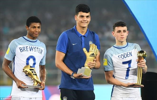  Rhian Brewster và Phil Foden là 2 cầu thủ đầy triển vọng của bóng đá Anh