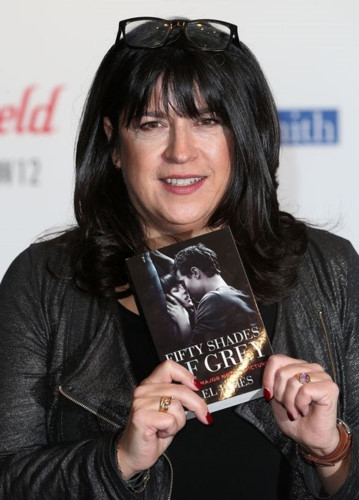 E.L James - vốn là fan của 