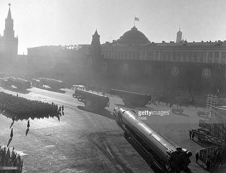 Góc nhìn từ trên cao về các đơn vị tên lửa tham gia duyệt binh. Ảnh: Getty.