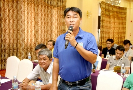 HLV Trần Minh Chiến (B. Bình Dương) phát biểu trong lễ bốc thăm.