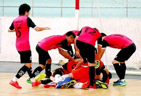Niềm vui chiến thắng của đội Hưng Đại Lâm FC.