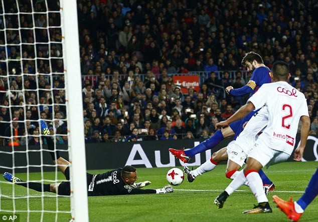 Pique nhân đôi cách biệt lên 2-0 cho Barcelona