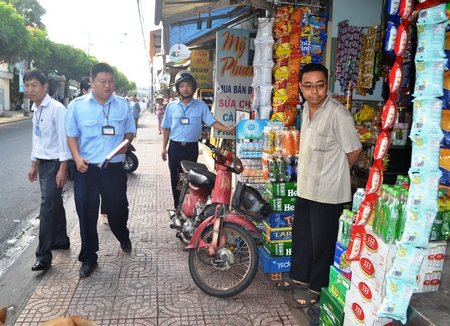Công tác kiểm tra vỉa hè cần được thực hiện thường xuyên mới đảm bảo thông thoáng.