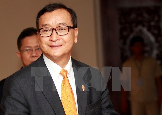 Ông Sam Rainsy tới dự phiên họp toàn thể Quốc hội Campuchia ở thủ đô Phnom Penh ngày 9/4/2015. (Nguồn: EPA/TTXVN)