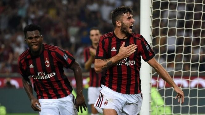 Niềm vui của Cutrone sau khi ghi bàn cho AC Milan. Ảnh: GETTY IMAGES