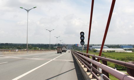 Vị trí thuận lợi của Khu công nghiệp Bình Minh với lợi thế giao thông đường thủy và bộ ngay chân cầu Cần Thơ.