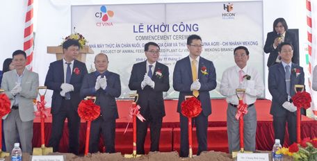 Mới đây, Công ty TNHH CJ Vina Agri (Hàn Quốc) khởi công nhà máy sản xuất thức ăn chăn nuôi tại Khu công nghiệp Bình Minh.