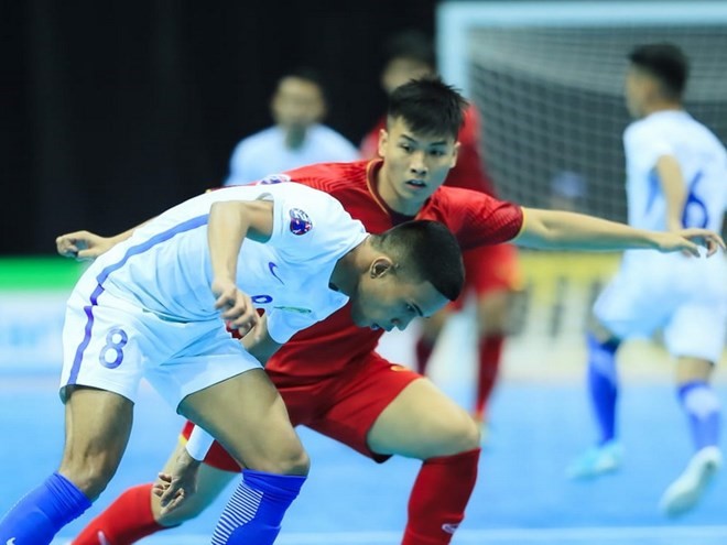 Tuyển Futsal Việt Nam (áo đỏ) thua trận ở những giây cuối. (Nguồn: AFC)