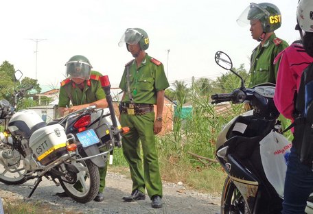 Lực lượng cảnh sát tăng cường tuần tra.